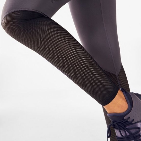 Fabletics Mid-Rise UltraCool Floral 7/8 | XL - Picture 2 of 3